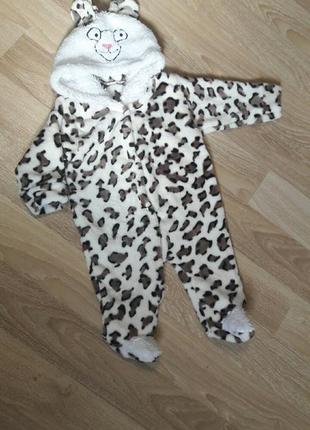 Людина комбінезон плюшевий.