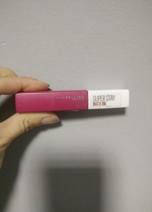 Суперстойкая матовая жидкая помадп для губ от maybelline тон 120 new york super stay matte3 фото