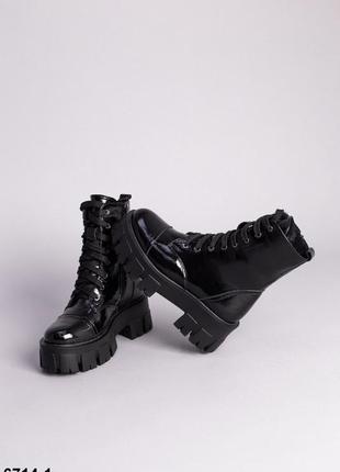 Черевики зимові жіночі чорні з натуральної шкіри наплак, стильні черевики на товстій підошві6 фото