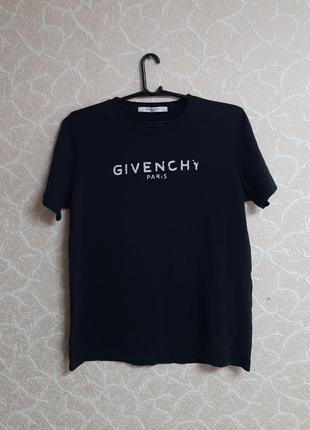 Футболка givenchy