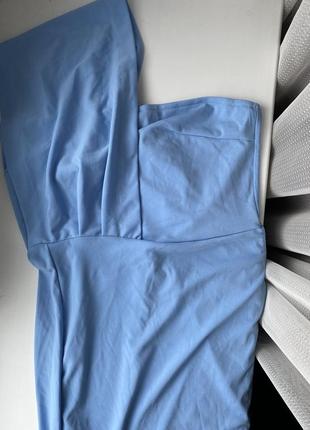 Голубое платье на одно плечо платье миди3 фото