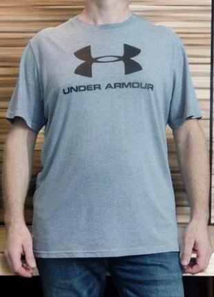 Футболка under armour.