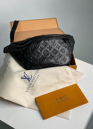 Сумка бананка у стилі louis vuitton bumbag black embossing leather1 фото