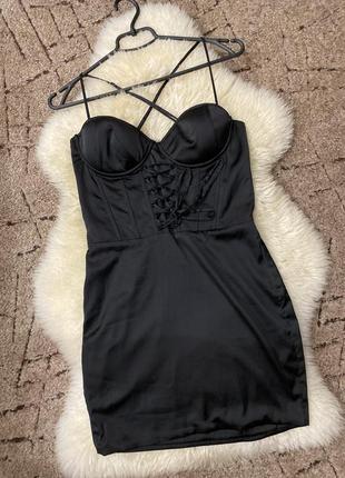 Корсетное черное платье с чашками косточками