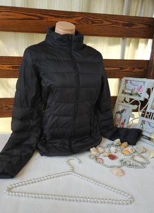 Стильний фірмовий якісний натуральний пуховик.