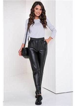 Штаны брюки женские черные кожзам искусственная кожа классные стильные красивые трендовая модель1 фото