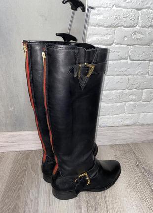 Демисезонные кожаные сапоги с красными замками позади river island 37р