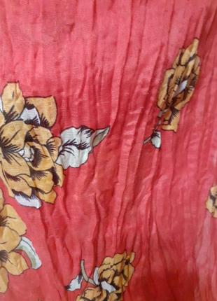 Легкий шарф красного цвета