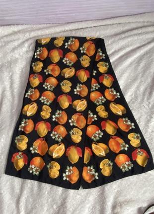 Шелковый шарф с фруктами