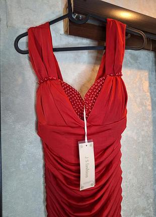 Красивое вечернее платье с паралоном