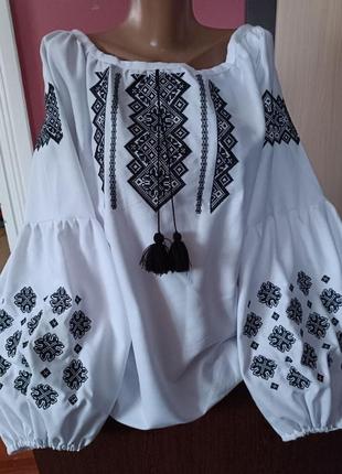 Вишиванка на домотканому полотні