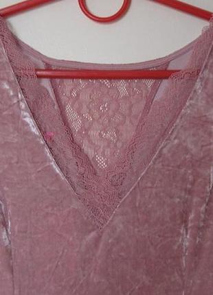 Вечірнє плаття з рожевого м'ятого стрейч-велюру з мереживом h5 фото