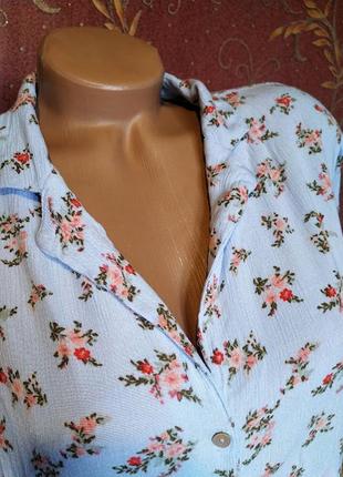 🔥распродаж🔥 летняя голубая короткая блузка с цветочным принтом от stradivarius2 фото