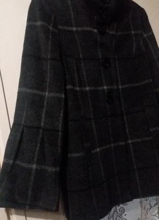 Стильне брендове пальто biaggini