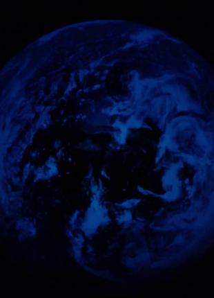 Наклейка планета земля blu-ray earth, що світиться в темряві 50 см. блакитне свічіння стікер, що світиться на стіну!10 фото