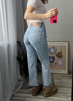Zara джинсы базовые прямые клеш зара голубые светлые базовые