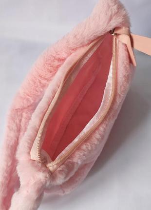 Рожева хутряна сумочка багет10 фото