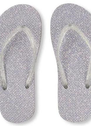 В'єтнамки на дівчинку з америки, розмір 28