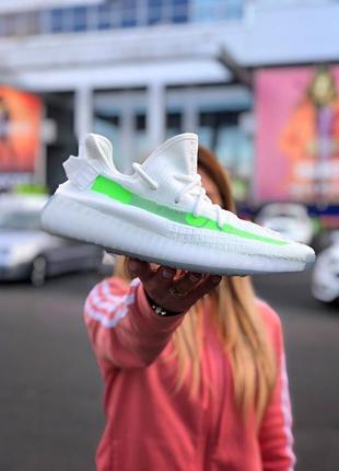 Шикарные кроссовки адидас