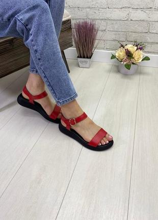 Красные кожаные босоножки сандалии