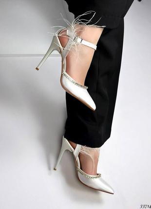 Білі і чорні ефектні туфлі туфли на каблуке7 фото