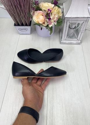 Чорні шкіряні балетки