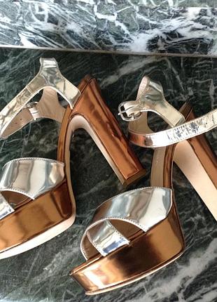 Босоножки  strategia не смотря на высоту каблука 13 см  с удобной колодкой можно бегать