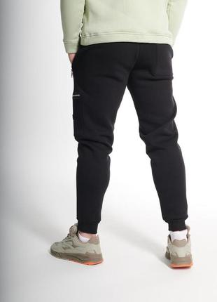 Мужские спортивные штаны с начосом rapid черные утепленные с карманами на молнии4 фото