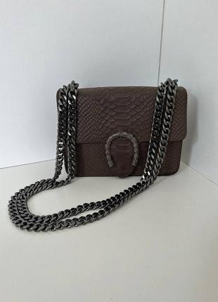 Кожаная сумка в стиле gucci