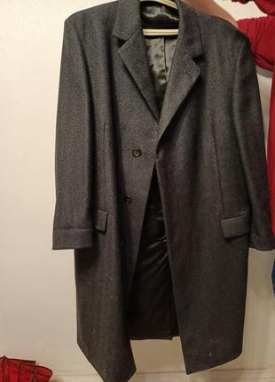Мужское винтажное шерстяное пальто выполнено в ничечине 54 размер