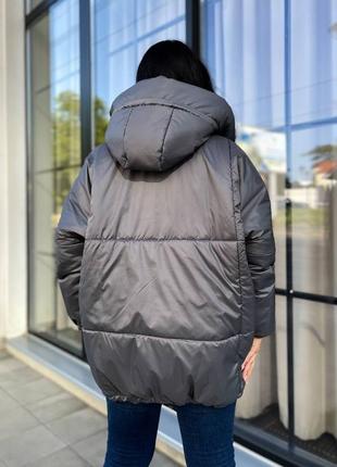 Женская куртка свободного кроя цвета3 фото