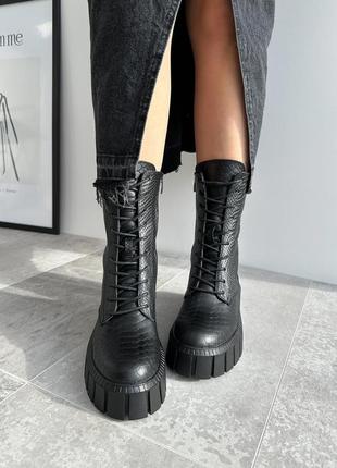 Женские черные ботинки под рептилию зима6 фото