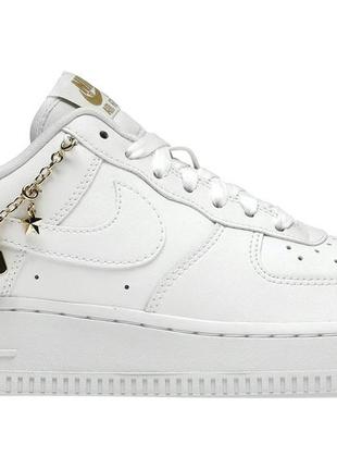 Кроссовки nike air force 1 low lx white pendant lucky charms - dd1525-100