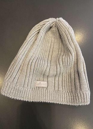Шапка adidas сірого кольору