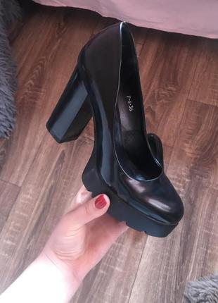 Туфлі лодочки