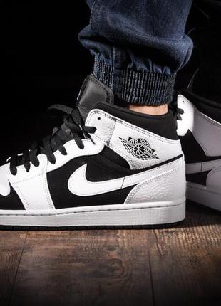 Кроссовки nike air jordan 1 mid white black tuxedo9 фото