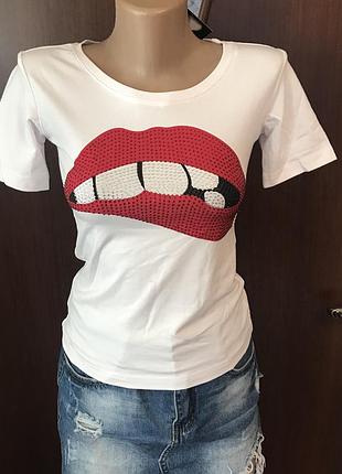 Футболка губы