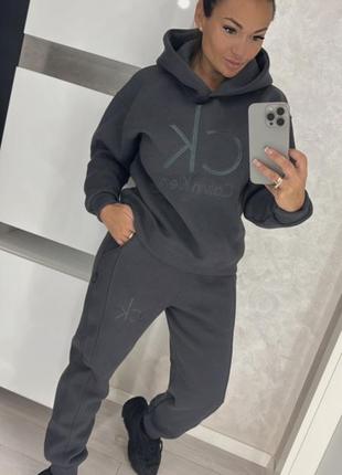 Женские спортивные костюмы на флисе calvin klein