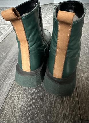 Кожаные ботинки зеленого цвета на толстой подошве, 40р.6 фото