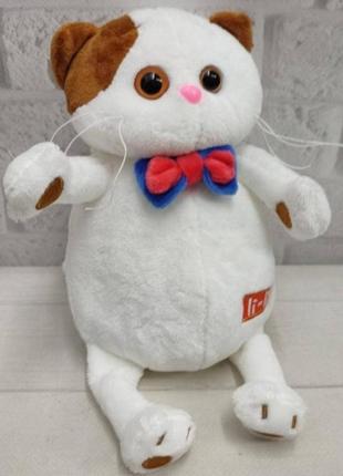Мягкая игрушка белый котик басик джентльмен белый кот басик с бабочкой. 27 см