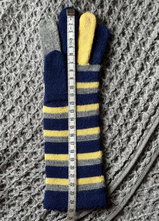 Полосатые шерстяные перчатки маленького размера