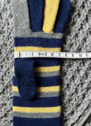 Полосатые шерстяные перчатки маленького размера