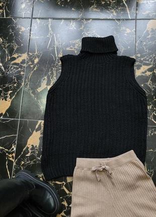 Жилет крупної вязки жилетка