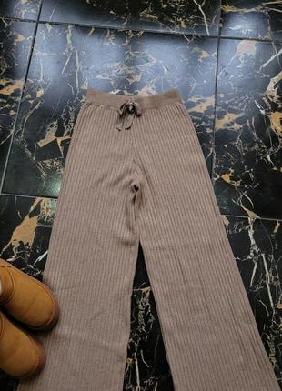 Брюки вставлены в рубчик трикотажные бруки кюлоты