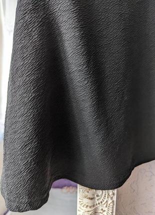 Черное теплое платье из структурированной ткани бренда atmosphere8 фото