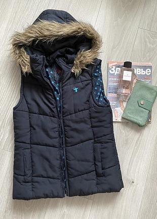 Крутая жилетка hollister