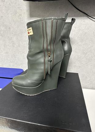 Чоботи dsquared2 39 р
