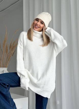 Вʼязаний жіночий оверсайз светр - туніка з високим горлом однотонний4 фото