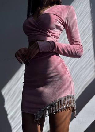 Праздничный костюм бархатный юбка на высокой талии с разрезом и бахромой из страз и кроп топ на запах с митенками