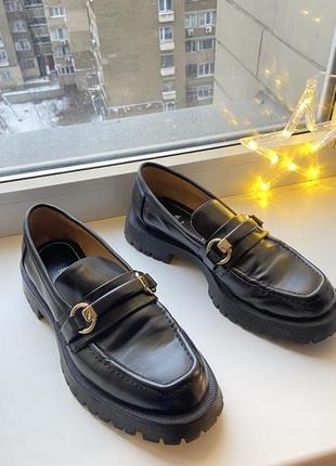 Лоферы от zara
